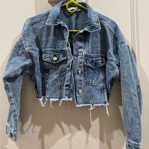 Blu[edit] Womens S distressed medium washed cropped Y2K streetwear jacket